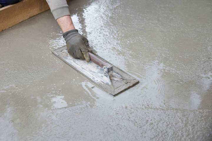 Travaux de maçonnerie : murs, dalles et fondations solides.